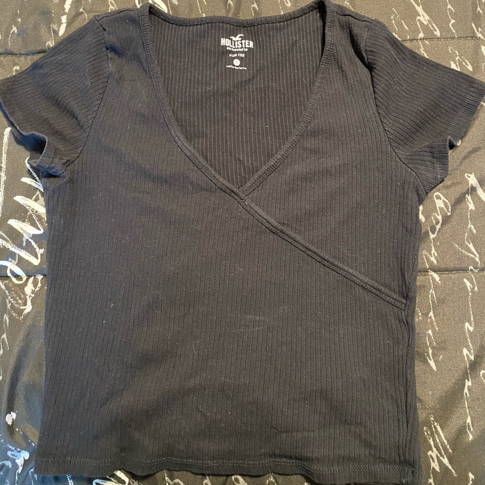 Black Hollister top